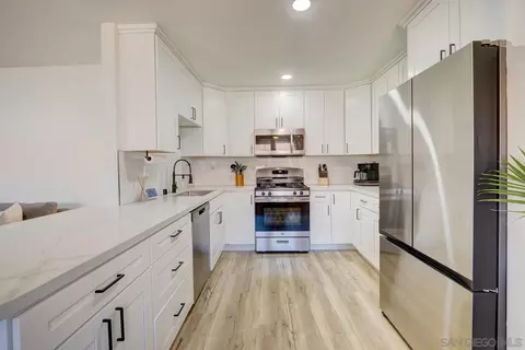 Kitchen - 10784 Tamar Ter UNIT C, Santee, CA 92071 photo 3 of 4