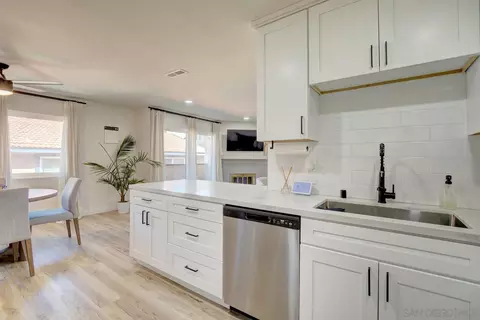 Kitchen - 10784 Tamar Ter UNIT C, Santee, CA 92071 photo 4 of 4