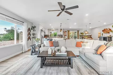 Living - 2608 Buenos Tiempos, Fallbrook, CA 92028 photo 1 of 2