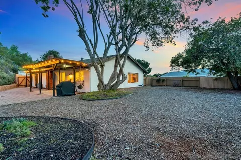 Exterior - 2608 Buenos Tiempos, Fallbrook, CA 92028 photo 7 of 10