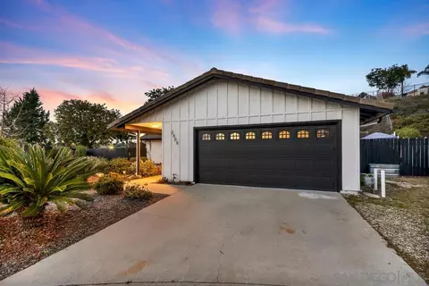 Exterior - 2608 Buenos Tiempos, Fallbrook, CA 92028 photo 2 of 10