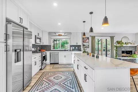 Kitchen - 2608 Buenos Tiempos, Fallbrook, CA 92028 photo 3 of 4