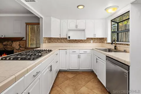 3104 Morningside Dr, Oceanside, CA 92056 photo 9