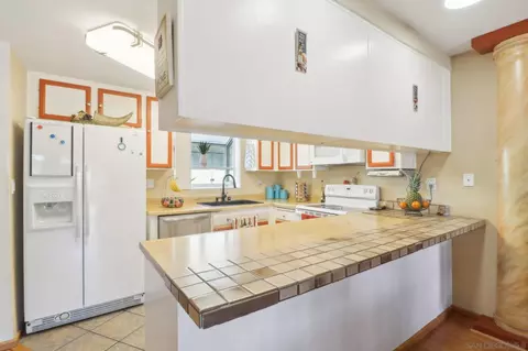 Kitchen - 12650 Lakeshore Dr #154, Lakeside, CA 92040 photo 4 of 4