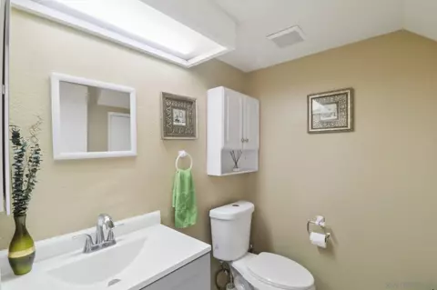 Bath - 12650 Lakeshore Dr #154, Lakeside, CA 92040 photo 1 of 3
