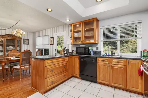 Kitchen - 10370 Paseo Park Dr, Lakeside, CA 92040 photo 2 of 2
