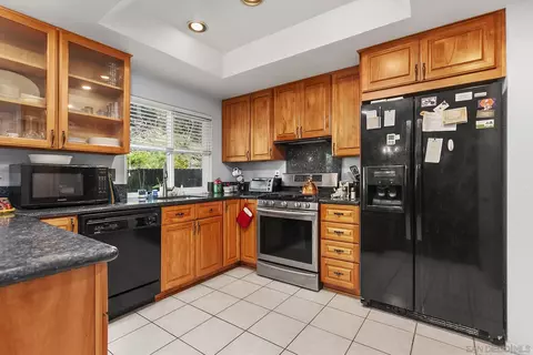 Kitchen - 10370 Paseo Park Dr, Lakeside, CA 92040 photo 1 of 2