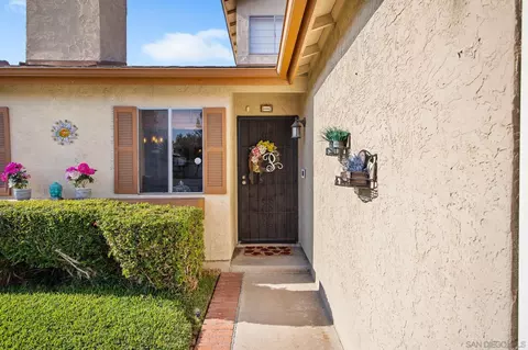 8512 Lake Bluffs Cir, Spring Valley, CA 91977 photo 22
