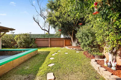 8512 Lake Bluffs Cir, Spring Valley, CA 91977 photo 17