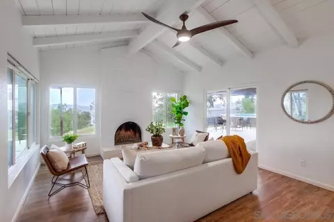 Living - 239 Lilac Dr, El Cajon, CA 92021 photo 2 of 5