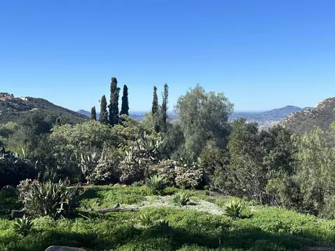 Exterior - 239 Lilac Dr, El Cajon, CA 92021 photo 10 of 13