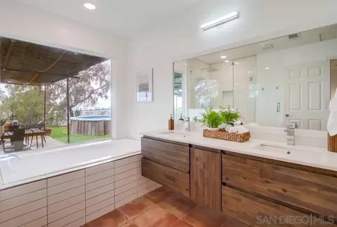 Bath - 239 Lilac Dr, El Cajon, CA 92021 photo 4 of 6