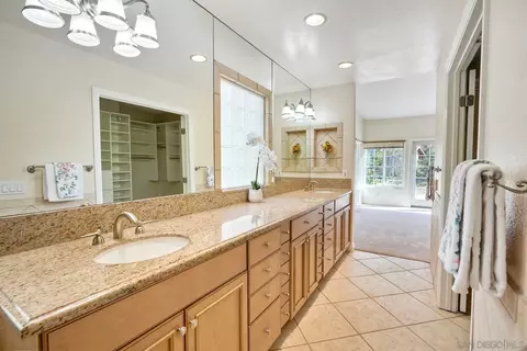 Bath - 13145 Silver Saddle Ln, Poway, CA 92064 photo 3 of 4