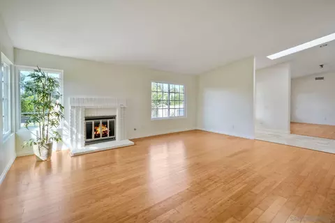 Living - 13145 Silver Saddle Ln, Poway, CA 92064 photo 2 of 8