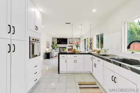 Kitchen - 53 Avenida Descanso, Oceanside, CA 92057 photo 2 of 5