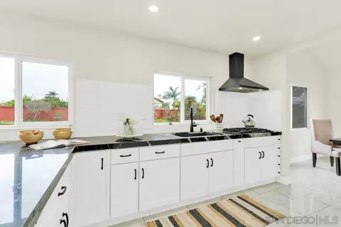 Kitchen - 53 Avenida Descanso, Oceanside, CA 92057 photo 4 of 5