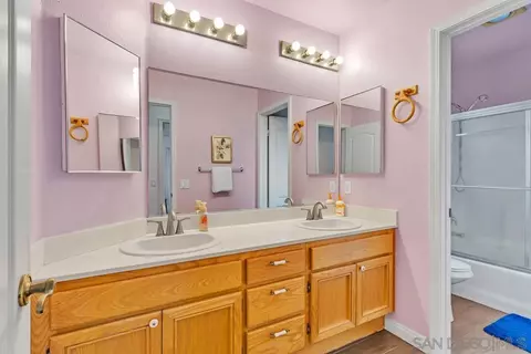 Bath - 53 Avenida Descanso, Oceanside, CA 92057 photo 4 of 4