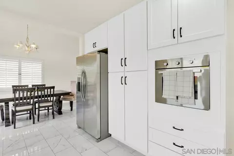 Kitchen - 53 Avenida Descanso, Oceanside, CA 92057 photo 3 of 5