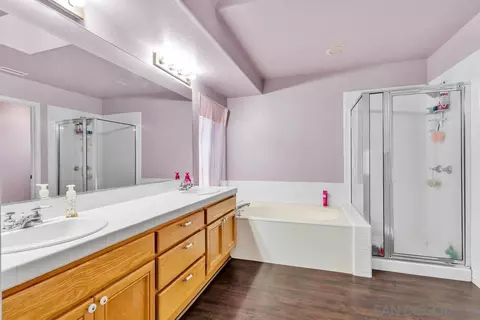 Bath - 53 Avenida Descanso, Oceanside, CA 92057 photo 2 of 4