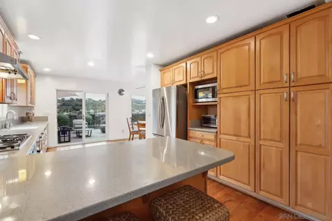 768 Sonrisa St, Solana Beach, CA 92075 photo 11