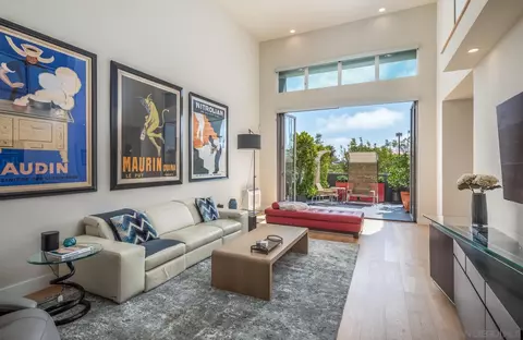 2687 State St, Carlsbad, CA 92008