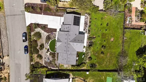 1672 Citrus Hills Ln, Escondido, CA 92027