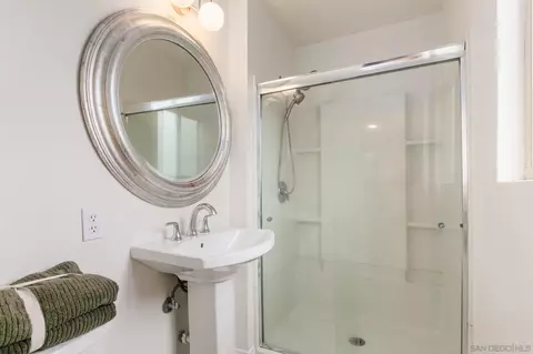 Bath - 1227 Tylee St, Vista, CA 92083 photo 1 of 3
