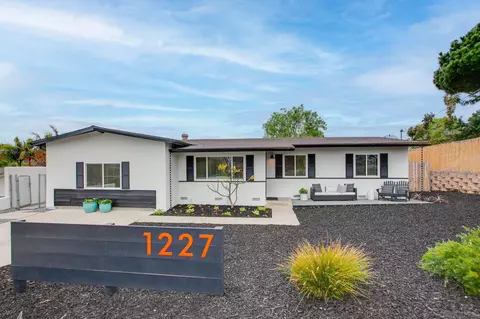 1227 Tylee St, Vista, CA 92083