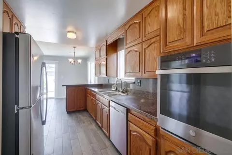 7568 Ohio Pl, La Mesa, CA 91942