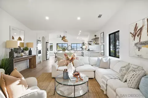 8843 Mariposa St, La Mesa, CA 91941 photo 9