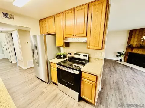 450 W Vermont Ave #703, Escondido, CA 92025