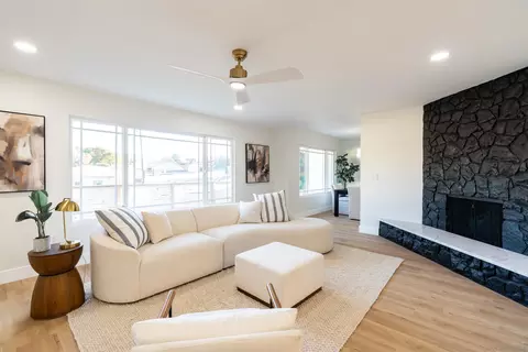 Living - 4112 Lois St, La Mesa, CA 91941 photo 4 of 5
