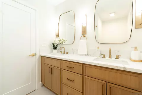 Bath - 4112 Lois St, La Mesa, CA 91941 photo 1 of 6