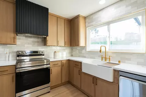 Kitchen - 4112 Lois St, La Mesa, CA 91941 photo 5 of 7