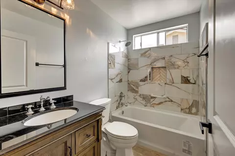 Bath - 3956 San Pablo Ave, Oceanside, CA 92057 photo 3 of 4