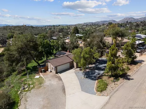 9880 Bon Vue, El Cajon, CA 92021