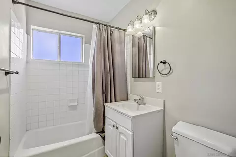 Bath - 2018-2020 Glasgow Ave, Cardiff, CA 92007 photo 3 of 4