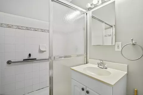 Bath - 2018-2020 Glasgow Ave, Cardiff, CA 92007 photo 4 of 4