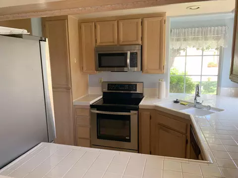 Kitchen - 11762 Monte View Ct, El Cajon, CA 92019 photo 2 of 4