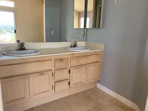 Bath - 11762 Monte View Ct, El Cajon, CA 92019 photo 3 of 4