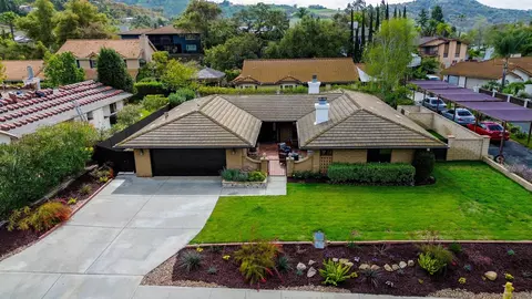 2760 Secret Lake Ln, Fallbrook, CA 92028 photo 2