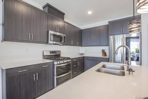 Kitchen - 356 Sweet Pl, Fallbrook, CA 92028 photo 4 of 5