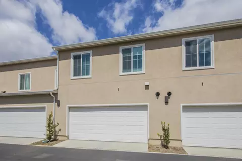 Exterior - 356 Sweet Pl, Fallbrook, CA 92028 photo 1 of 1