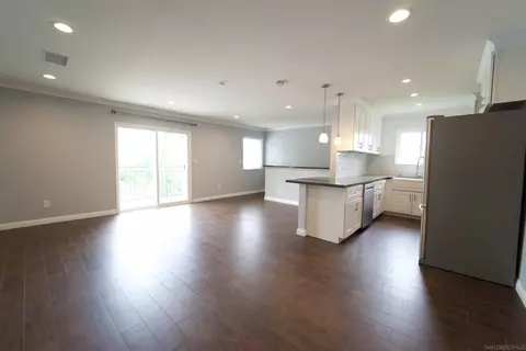 7915 Camino Kiosco, San Diego, CA 92122