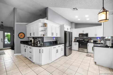 Kitchen - 31297 Huron St, Temecula, CA 92592 photo 4 of 7