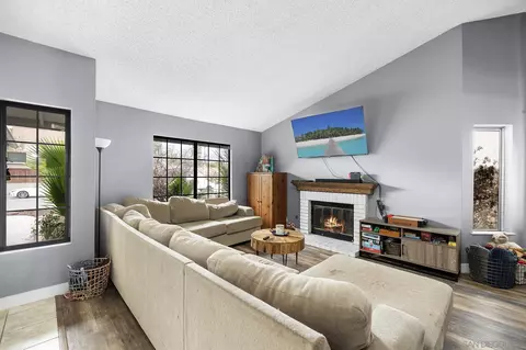 Living - 31297 Huron St, Temecula, CA 92592 photo 1 of 1