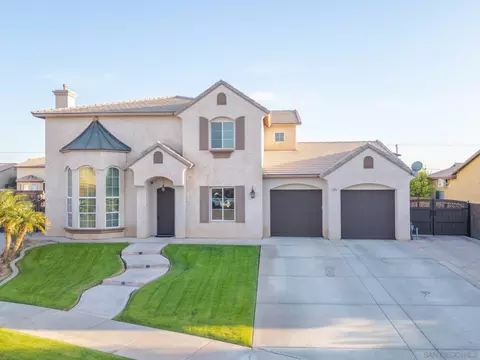 2925 Sandalwood Ct, El Centro, CA 92243