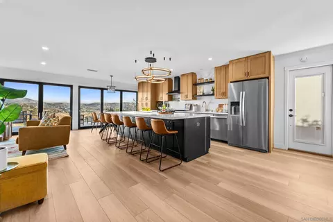 4505 La Cuenta Dr, San Diego, CA 92124