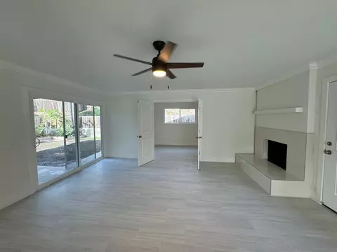 Living - 2729 Harriet St, Oceanside, CA 92056 photo 2 of 7