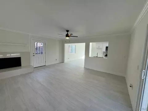 Living - 2729 Harriet St, Oceanside, CA 92056 photo 3 of 7